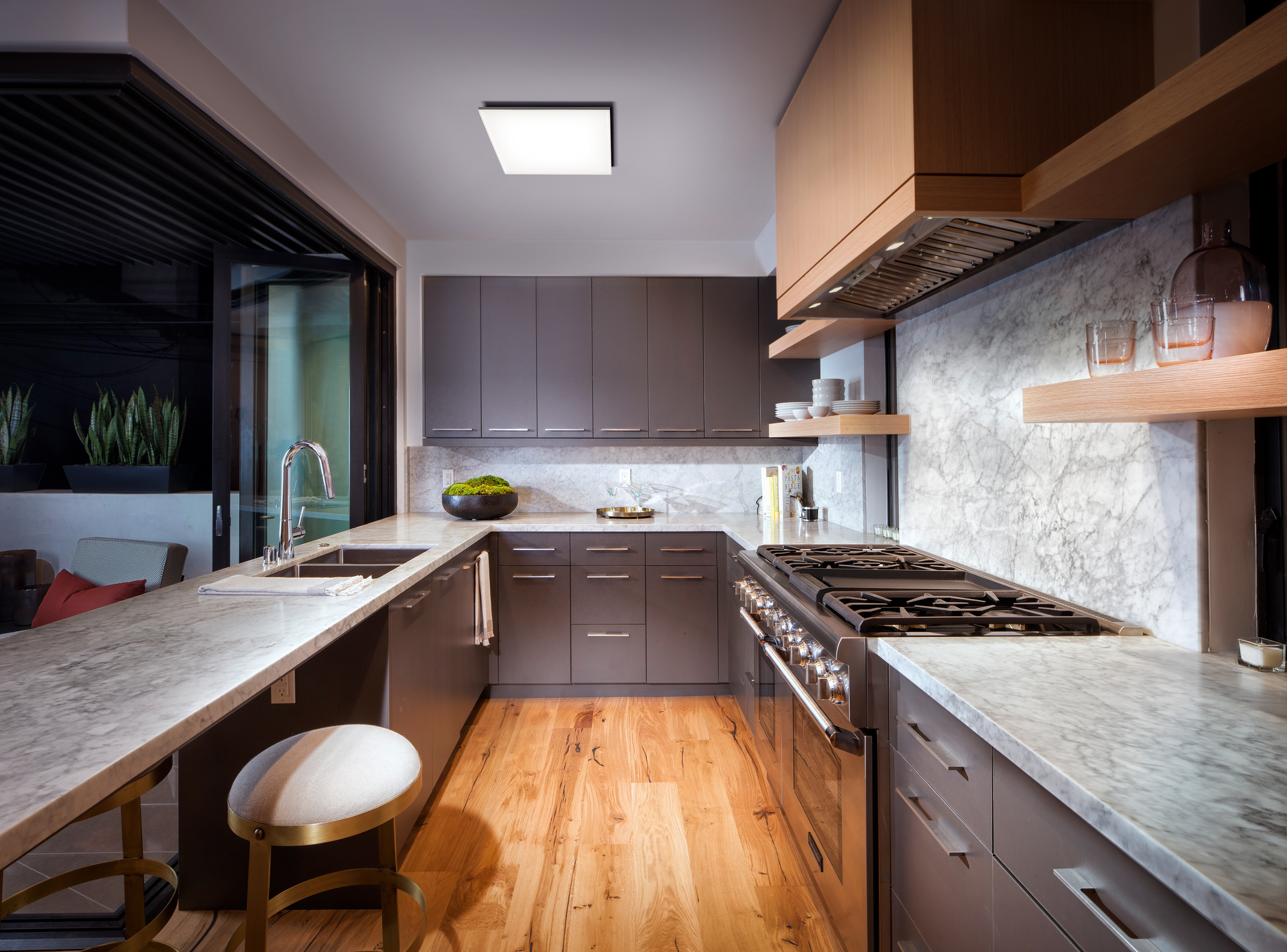 LED kitchen lighting for clever cooking LEDVANCE