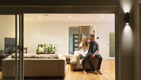 LUMINÁRIA LED FUNCIONAL PARA INTERIOR E EXTERIOR