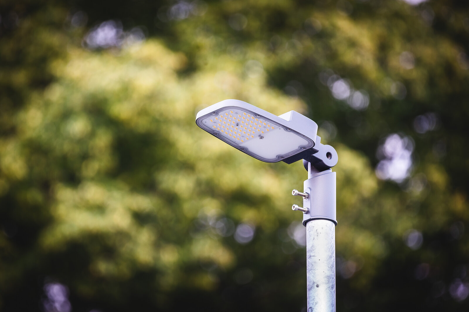 Modern LED Lighting with STREETLIGHT AREA LEDVANCE