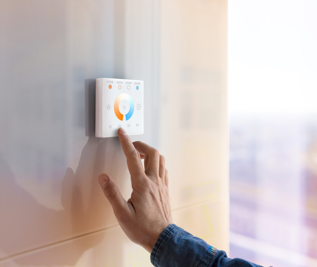 LEDVANCE introduceert vijf nieuwe soorten lichtregelcomponenten die gemakkelijk te installeren zijn en geschikt zijn voor ruimtes tot 200m², met ondersteuning voor maximaal 4x25 armaturen.