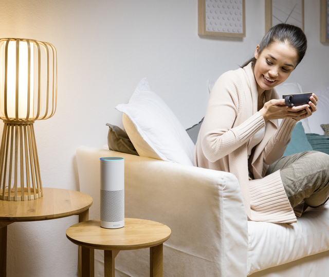 Da die ZigBee-Funktionalität in Amazon Echo Plus bereits eingebaut ist, können Nutzer die Smart+-Produkte mit diesem Amazon-System ohne zusätzliches Gateway direkt verbinden. Bild: LEDVANCE