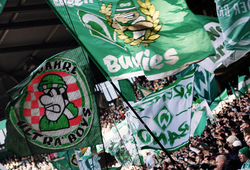 asset-13285780_sv_werder_bremen_kids_escort_2025_waving_flags.jpg