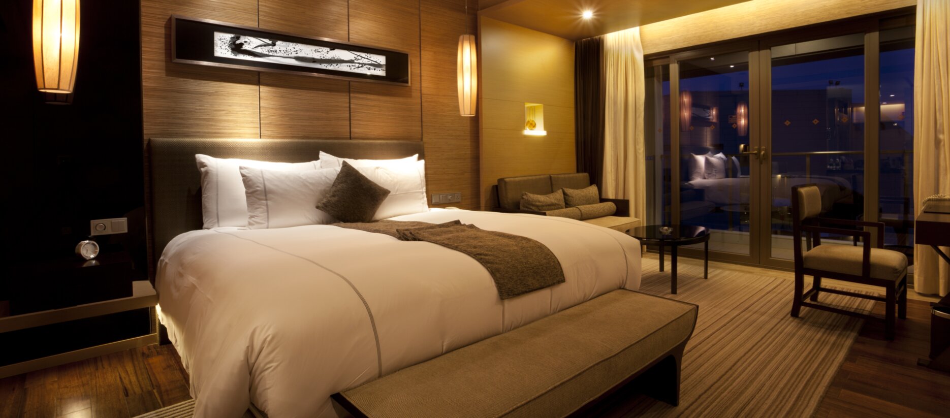 Hotel room lighting deals