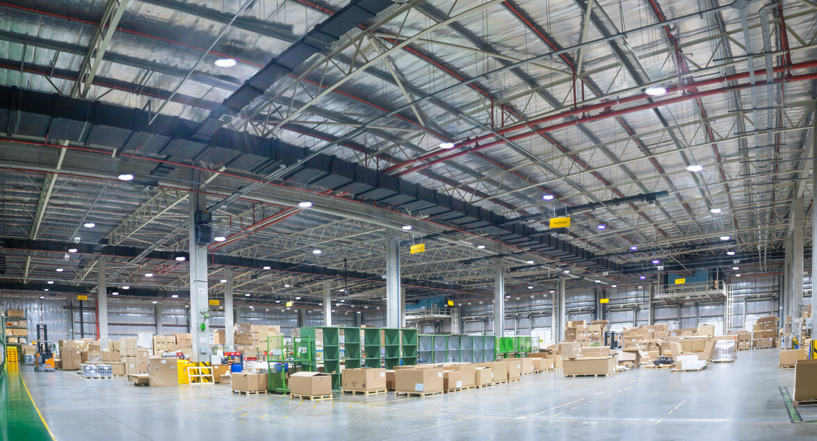 New lighting at Mercedes-Benz logistics center