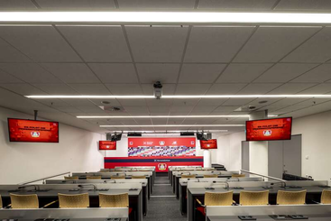 VON DER FANWELT BIS ZUR VIP-LOUNGE: LEDVANCE MODERNISIERT ÜBER 1.000 RÄUME DER BAYARENA 